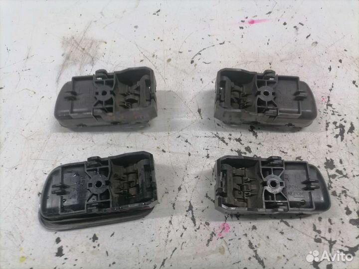 Внутренняя ручка двери Nissan Bluebird 14