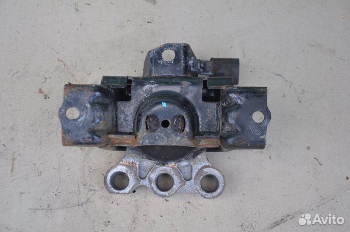 Опора двигателя правая Chevrolet Cobalt седан