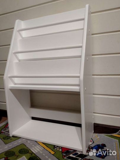 Стеллаж Монтессори из сосны с высокой полкой