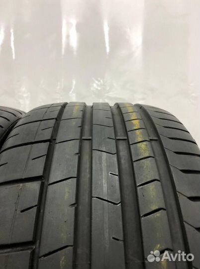 Pirelli P Zero PZ4 245/35 R19 93Y