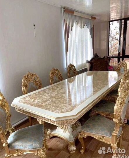 Столы и стулья