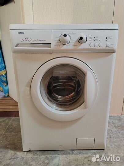 Стиральная машина на запчасти zanussi