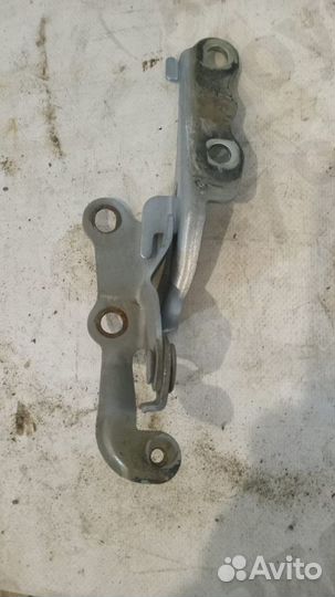 Петля капота Тойота Королла Е120