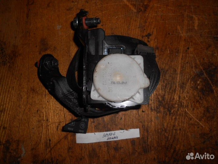 Ремень безопасности задний левый. Седан