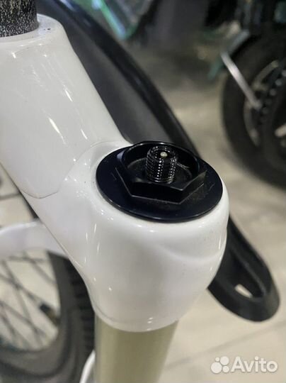 Вилка Manitou Air 27,5