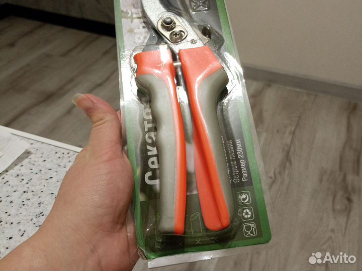 Секатор садовый