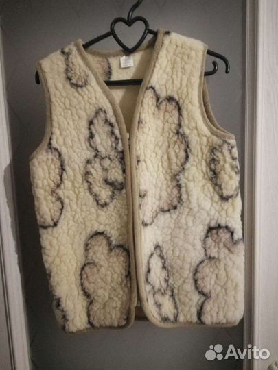 Жилет из овечьей шерсти рост 146