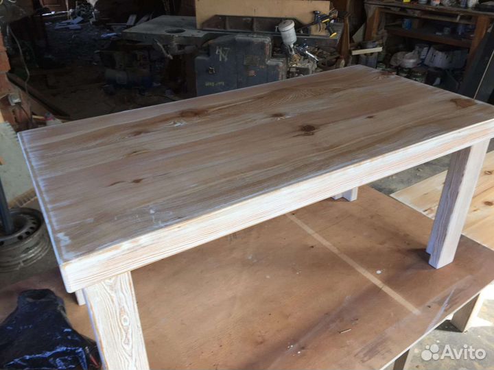 Журнальный столик