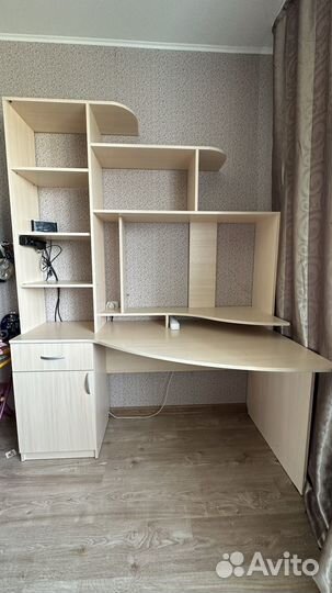 Компьютерный стол / письменный стол