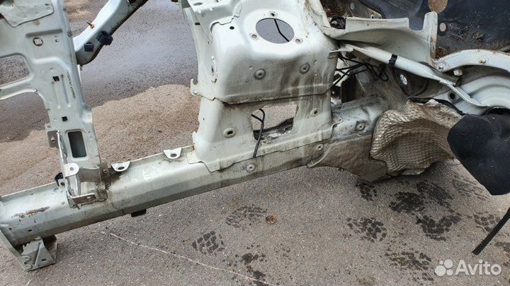 Лонжерон передний правый Porsche Cayenne 958 2011