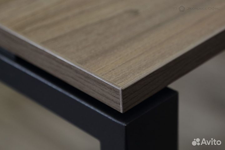 Стол письменный правый с опорной тумбой Metal system style бп.рс-стс-2.2 Пр