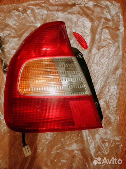 Левая задняя фара hyundai accent