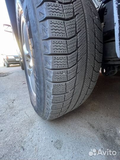 Michelin X-Ice 235/65 R17
