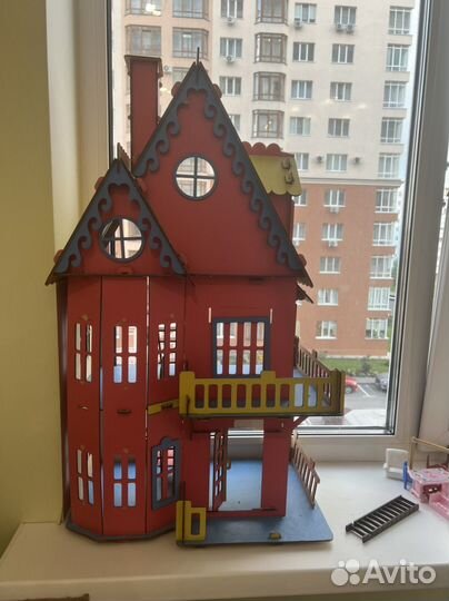 Домик кукольный с мебелью
