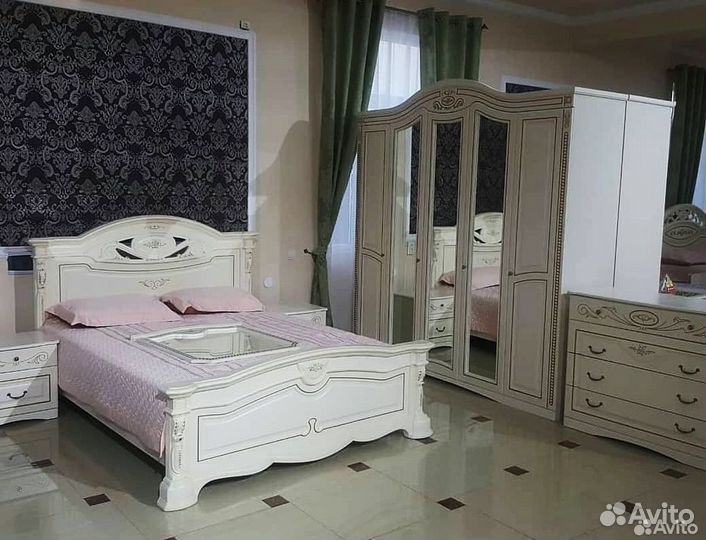 Спальный гарнитур