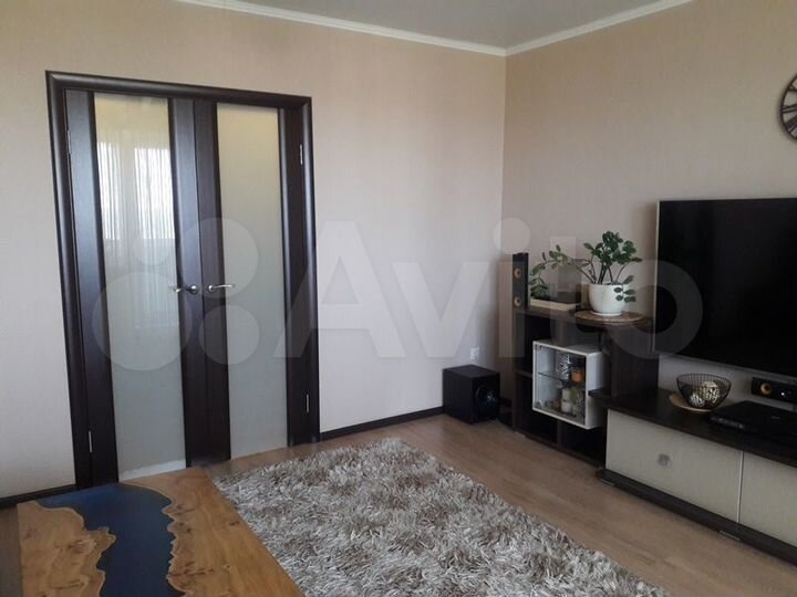 3-к. квартира, 82 м², 9/10 эт.