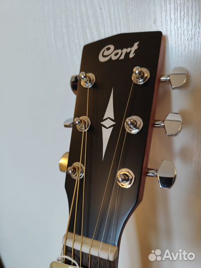 Акустическая гитара Cort ad810