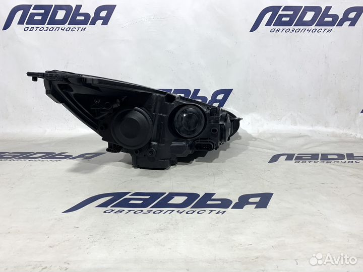 Фара Ford Focus 3 (15) левая черная