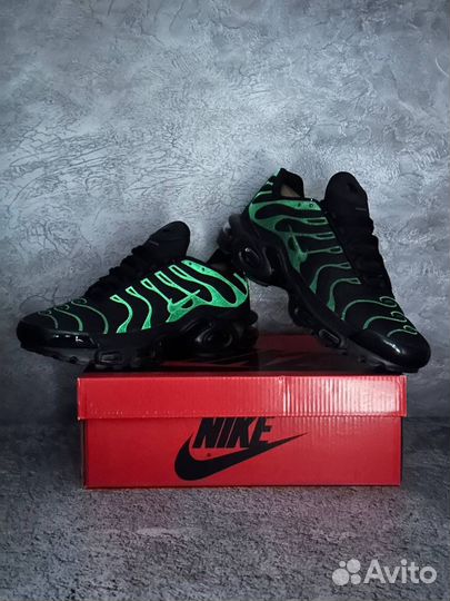 Кроссовки Nike Air Max Tn Plus черные