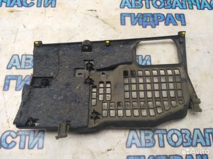 Накладка под торпедо правая Toyota Land Cruiser Pr