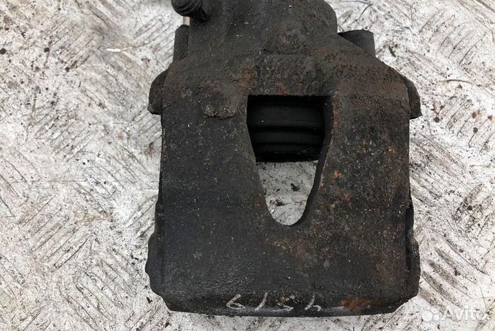 Суппорт передний правый Volkswagen Polo