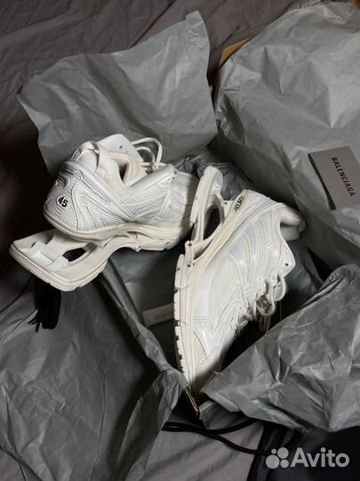 Balenciaga xpander на руках