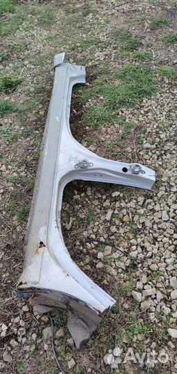 Порог левый Toyota Avensis t220