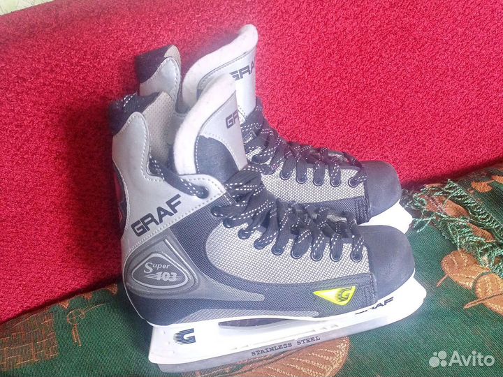 Хоккейные коньки