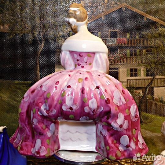 Виктория.Royal Doulton.Фарфор.Англия.Статуэтка