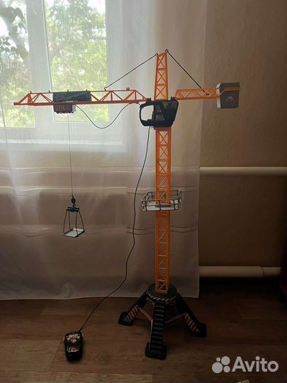 Кран на пульте управления