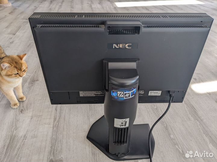Монитор NEC P241W-BK