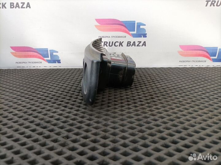 1308507 Дефлектор воздушный правый