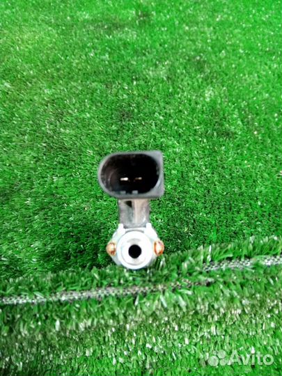 Форсунка топливная Volkswagen Golf 5 BLG (1.4)