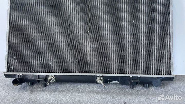 Радиатор охлаждения Nissan Primera P11 1.8 AT