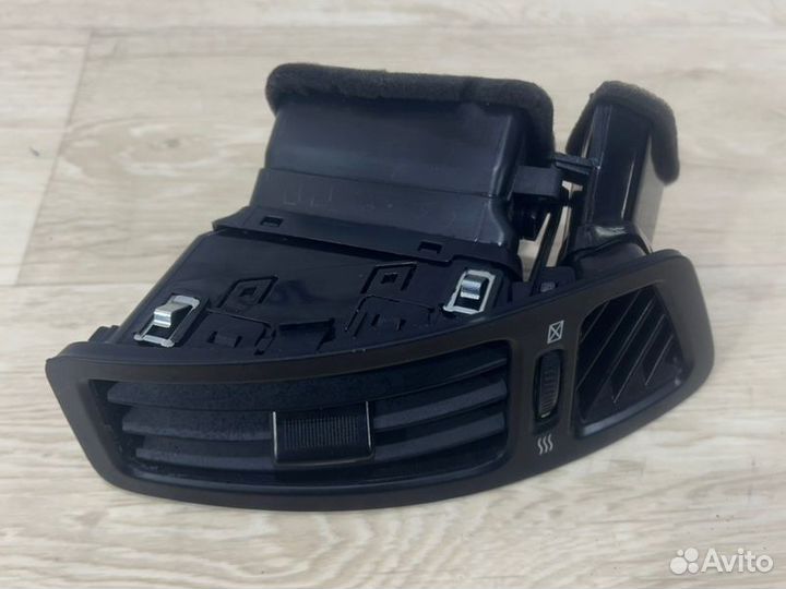 Дефлектор воздушный передний правый Kia Ceed