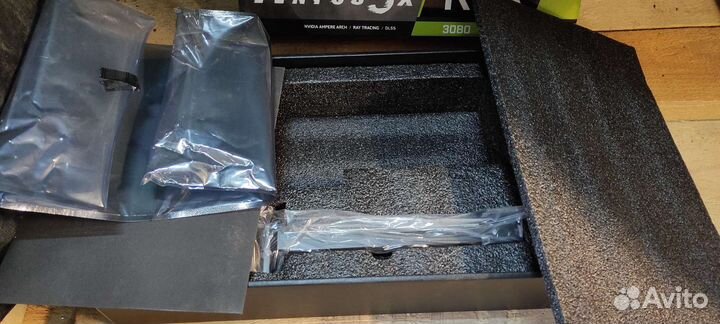 Коробка от видеокарты MSI GeForce RTX 3080 ventus
