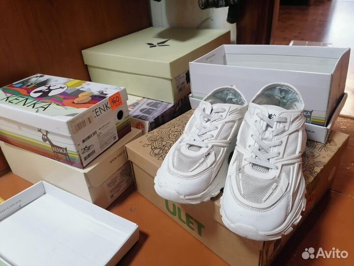 Кроссовки для девочки