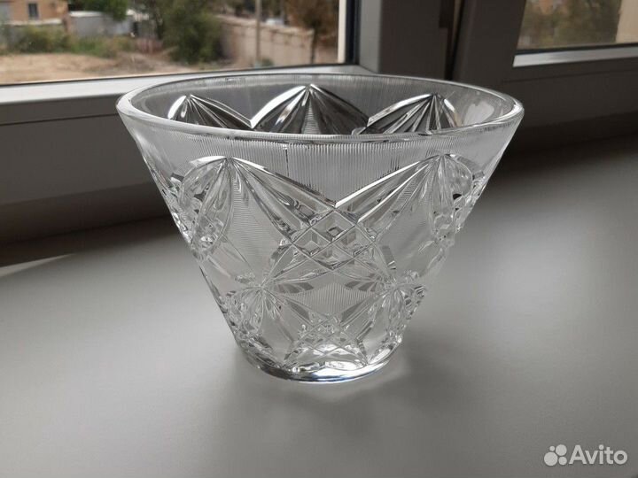 Ваза хрустальная