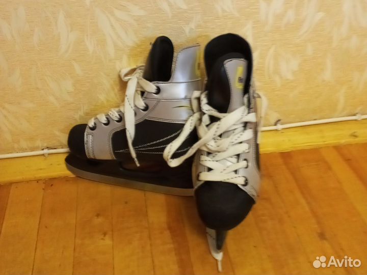 Коньки хоккейные детские 30 размер