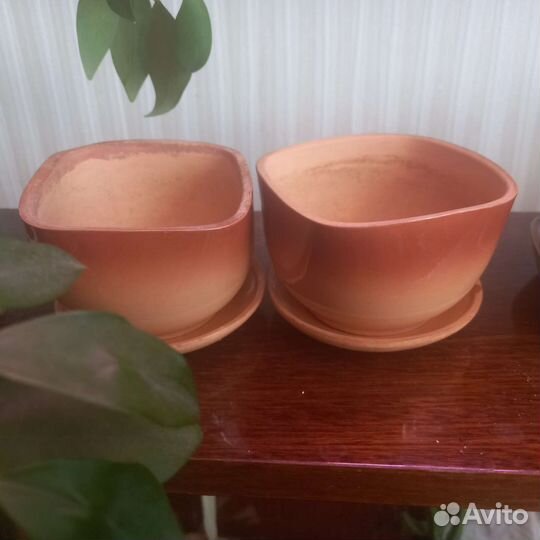 Керамические горшки,диам10 выс11,белые д13х12