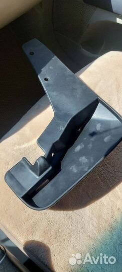 Передний левый брызговик Outlander XL