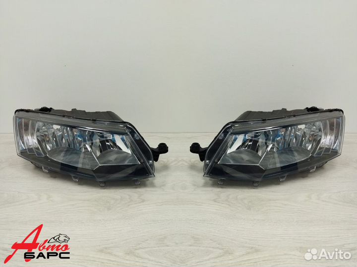 Фара передняя Skoda Octavia A7 13-17 год
