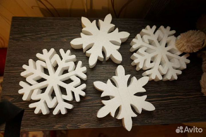 Снежинки из пенопласта новогодние фигурки