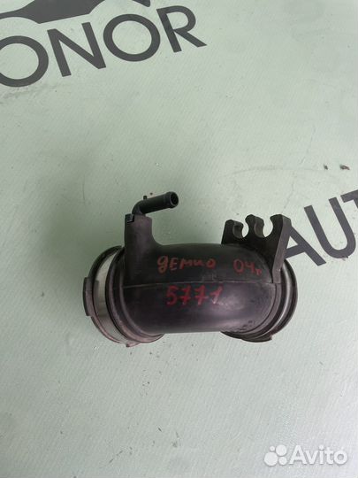 Патрубок воздушного фильтра mazda demio 2