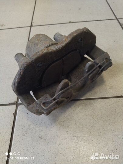 Суппорт тормозной передний правый Ford Focus 2