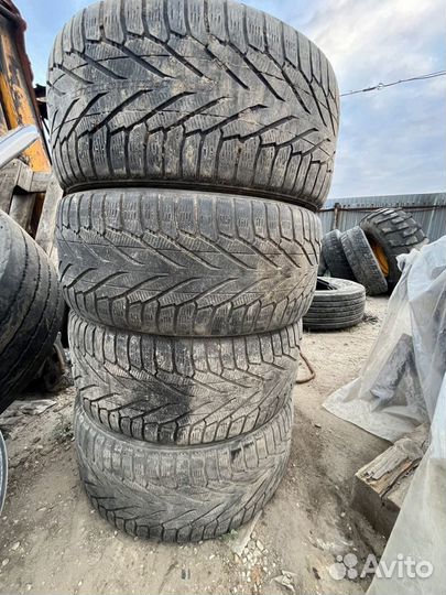 Nokian Tyres Hakkapeliitta R2 SUV 275/45 R20 110R