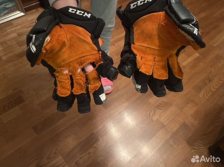 Краги хоккейные CCM 12