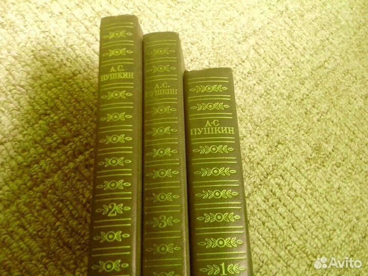 Книги разных жанров, стран и времен