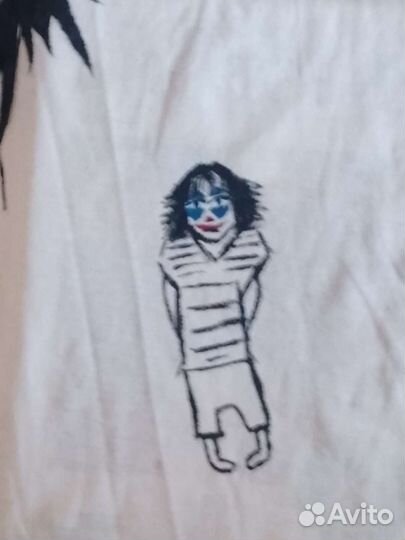 Рисую красками на одежде, вот примеры :