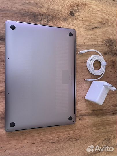 Apple MacBook Pro 15 2018 i9-2.9/32/2048/560X